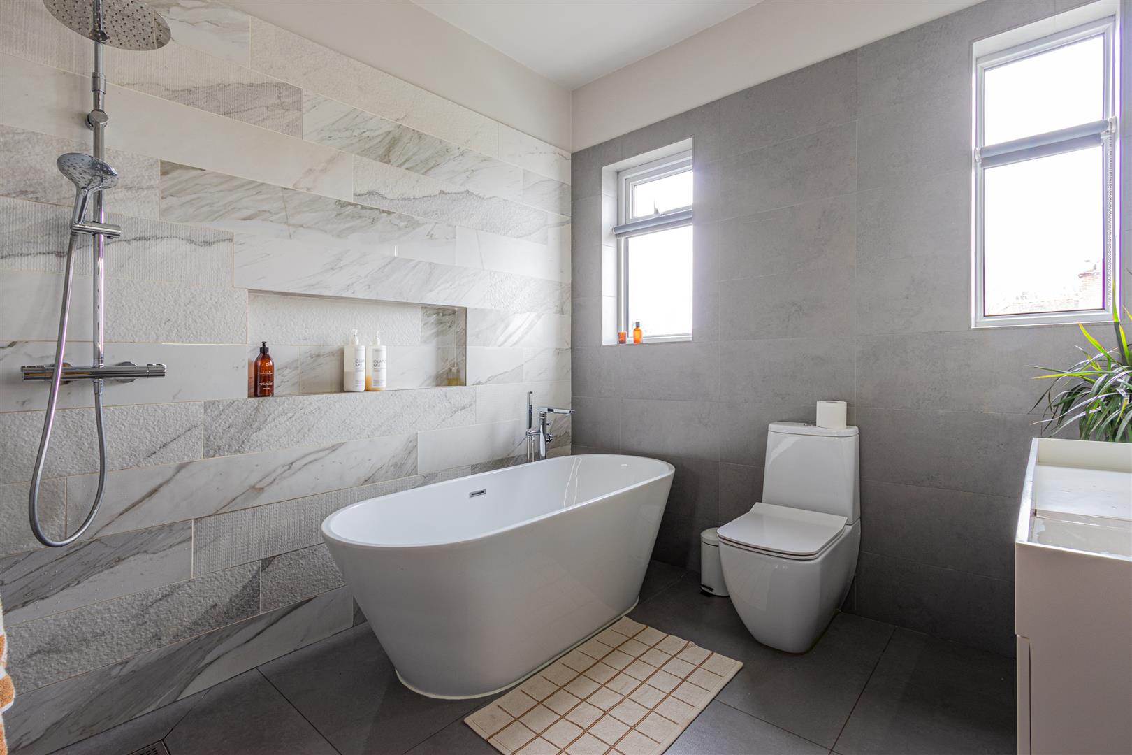 WINCHESTER AVENUE, PENYLAN, CARDIFF Jeffrey Ross Estate Agents